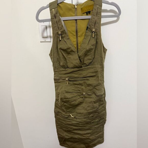 Nicole Miller Ruched Body-Con Racer Back Mini Dress with Zipper Detail. Size 4. - Picture 1 of 8
